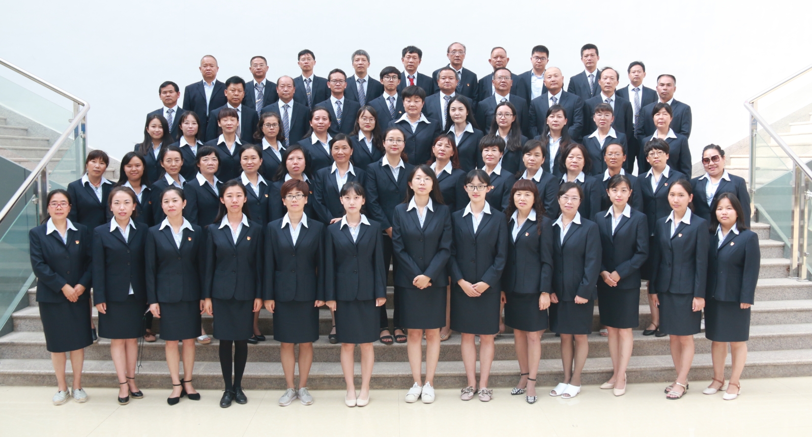现代服务系轮播图